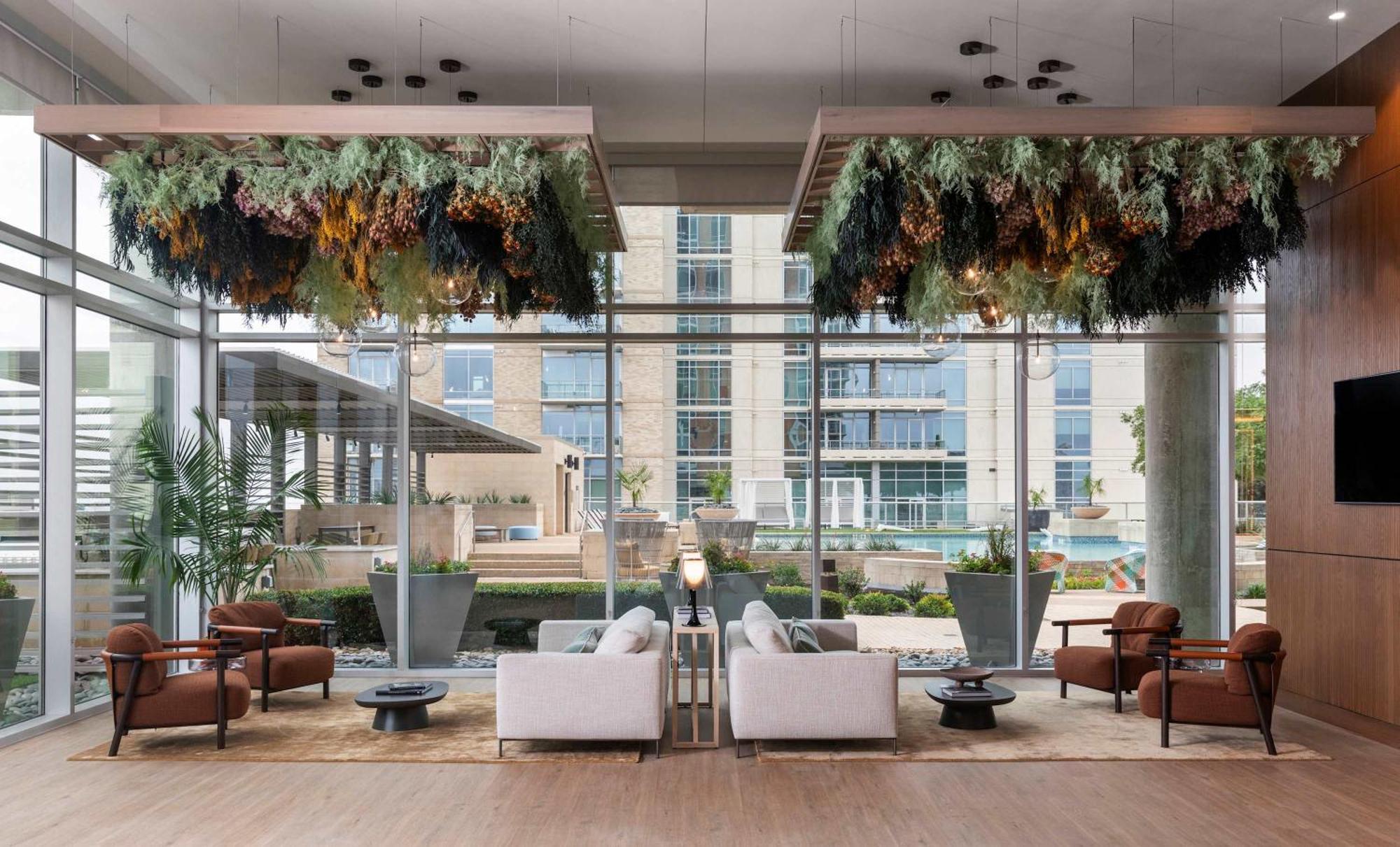 Breathtaking High-rise On Mckinney Ave Apartment